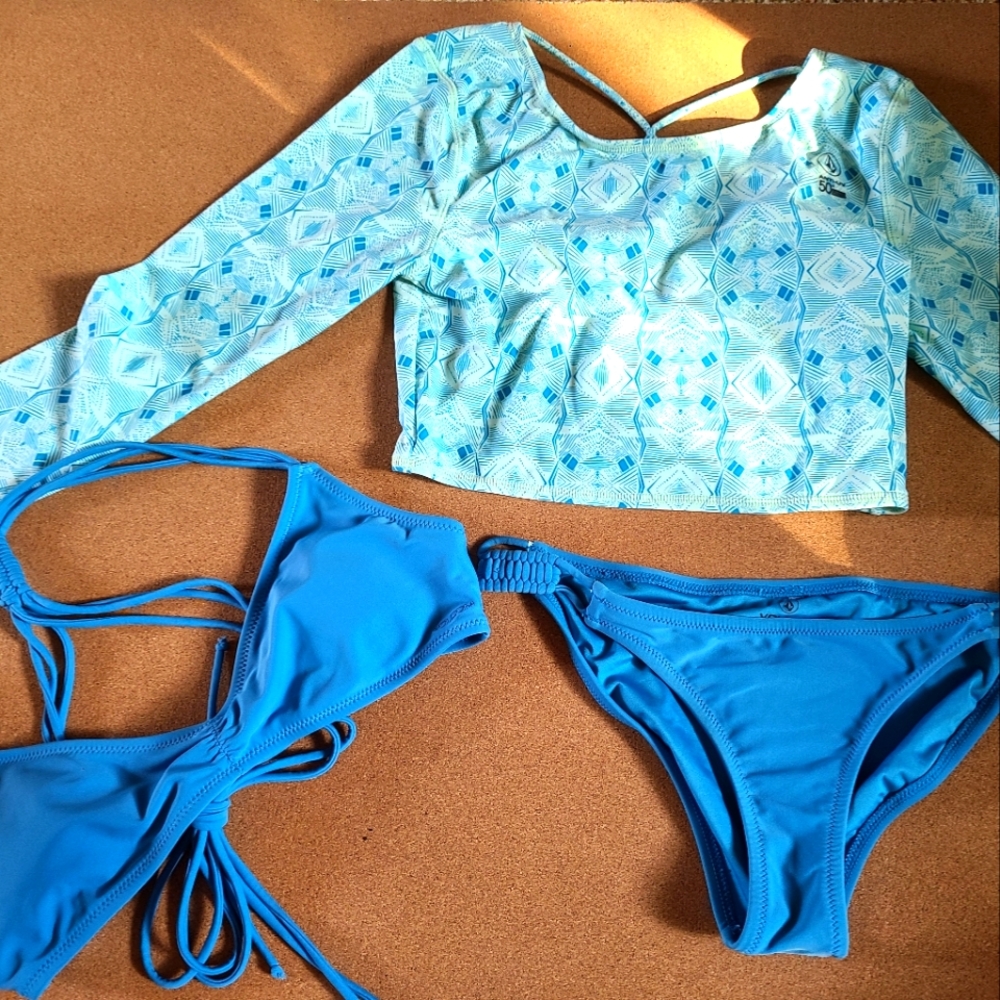 Volcom bikini and rashguard